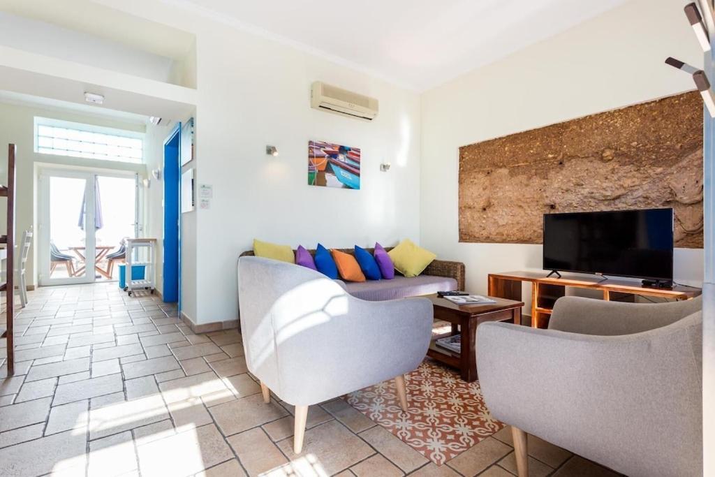 Refurbished Beachfront House, Pool, Ac, Wifi, Albufeira, Sea View Exterior foto